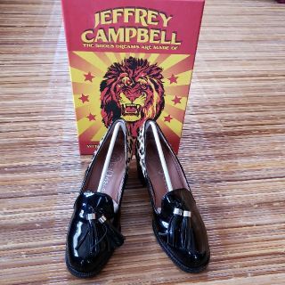 ジェフリーキャンベル(JEFFREY CAMPBELL)の【yu-kitty☆1129様専用】ジェフリーキャンベル　タッセル付きローファー(ローファー/革靴)