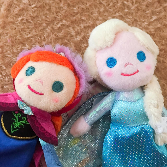 アナと雪の女王 - イッツアスモールワールド ぬいぐるみバッチ アナと雪の女王 - イッツアスモールワールド ぬいぐるみバッチ