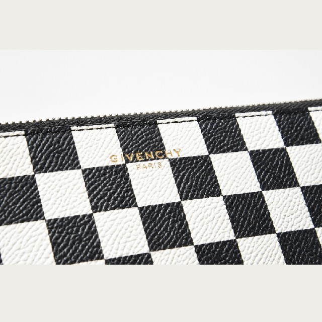 GIVENCHY(ジバンシィ)の新品 本物 定価10万 GIVENCHY  クラッチバック ポーチ ジバンシー  メンズのバッグ(セカンドバッグ/クラッチバッグ)の商品写真