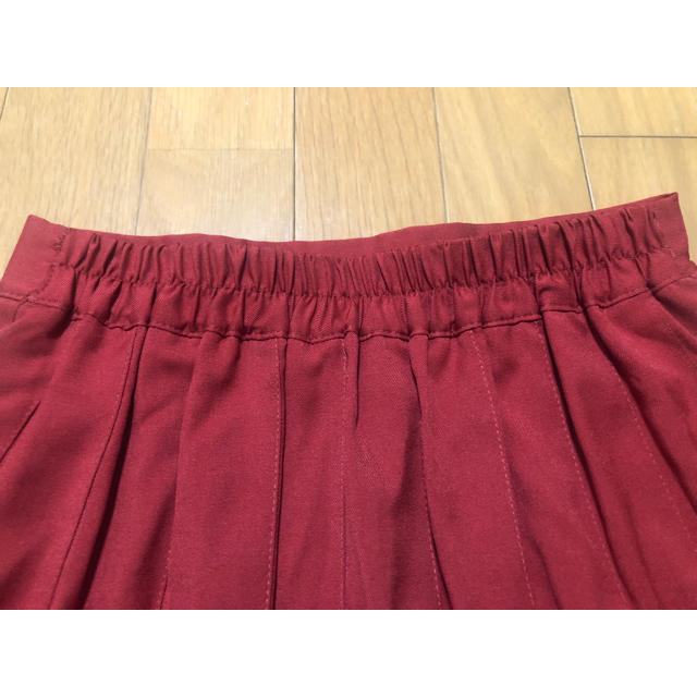 SPINNS(スピンズ)のプリーツスカート 赤  レディースのスカート(ミニスカート)の商品写真