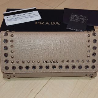 プラダ(PRADA)の売り切り！大幅値下げ！プラダ　長財布　ビジュー　☆未使用(財布)