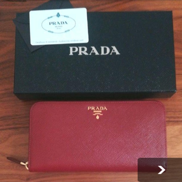 PRADA(プラダ)の【9月末まで最安価格】1点限り★PRADAプラダ　 新品正規品長財布 レディースのファッション小物(財布)の商品写真