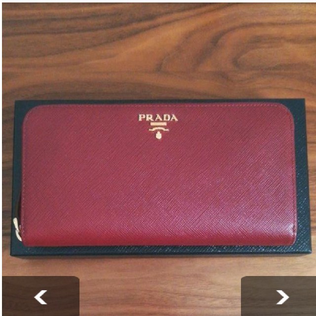 PRADA(プラダ)の【9月末まで最安価格】1点限り★PRADAプラダ　 新品正規品長財布 レディースのファッション小物(財布)の商品写真