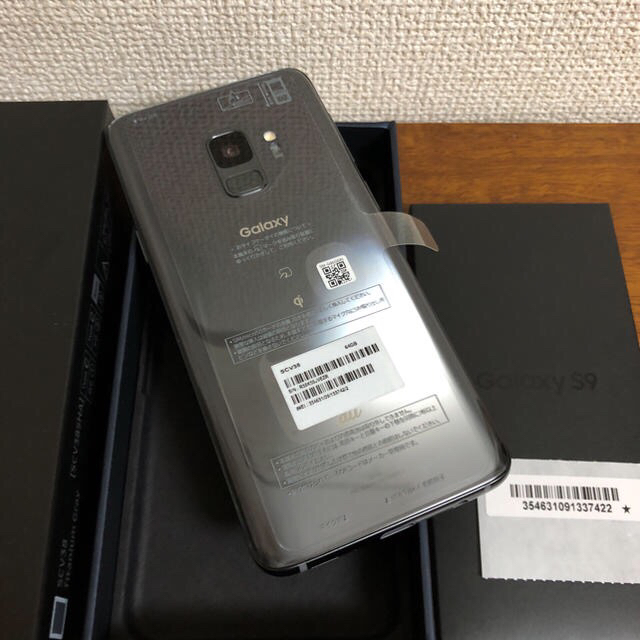 au(エーユー)の新品未使用 au Galaxy S9 SCV38 チタニウムグレー スマホ/家電/カメラのスマートフォン/携帯電話(スマートフォン本体)の商品写真