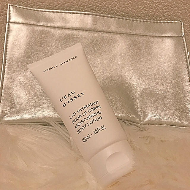 ISSEY MIYAKE(イッセイミヤケ)のイッセイミヤケ ハンドクリーム ポーチ コスメ/美容のボディケア(ハンドクリーム)の商品写真