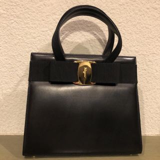 サルヴァトーレフェラガモ(Salvatore Ferragamo)の正規品 美品 フェラガモ  ハンドバッグ  ヴァラ(ハンドバッグ)