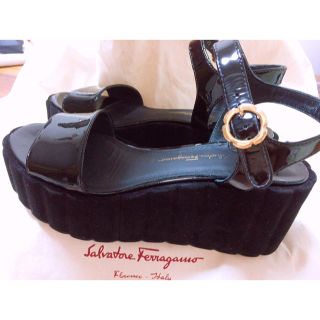 サルヴァトーレフェラガモ(Salvatore Ferragamo)のフェラガモ♢厚底 サンダル　最終値下げします(サンダル)