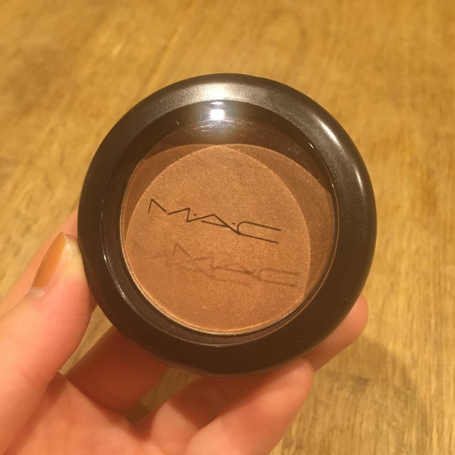 MAC(マック)のMAC シアトーンブラッシュ トレース ゴールド コスメ/美容のベースメイク/化粧品(チーク)の商品写真
