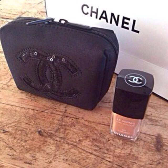 CHANEL(シャネル)のシャネル＊コスメポーチ レディースのファッション小物(ポーチ)の商品写真