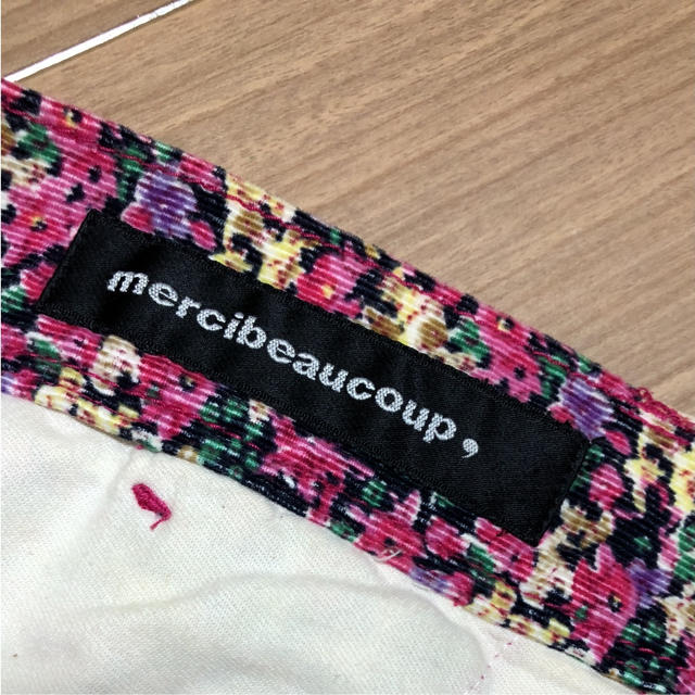 mercibeaucoup(メルシーボークー)のmercibeaucoup, 花柄コーデュロイサルエルパンツ メンズのパンツ(サルエルパンツ)の商品写真