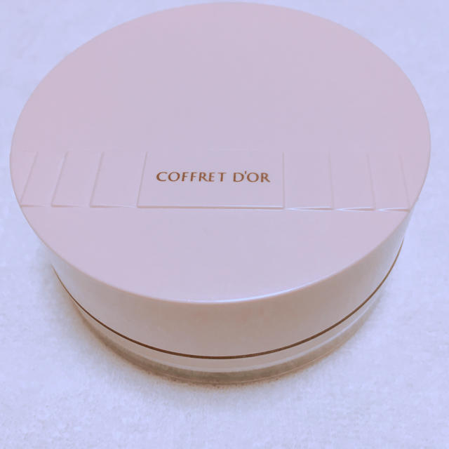 COFFRET D'OR(コフレドール)のコフレドール ルーセントフィニッシュパウダー〈おしろい〉 コスメ/美容のベースメイク/化粧品(フェイスパウダー)の商品写真