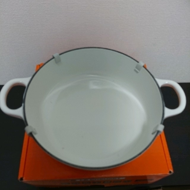 LE CREUSET(ルクルーゼ)のヒルダさま専用 ルクルーゼ ジャポネーズ22cm インテリア/住まい/日用品のキッチン/食器(鍋/フライパン)の商品写真