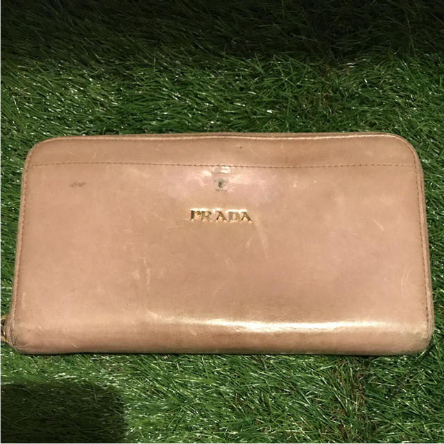 PRADA(プラダ)の●PRADA長財布（ピンク）●リボン無し ●格安‼️ ●送料無料‼️ レディースのファッション小物(財布)の商品写真