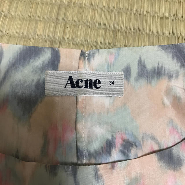 ACNE(アクネ)のAcneトップス レディースのトップス(カットソー(半袖/袖なし))の商品写真