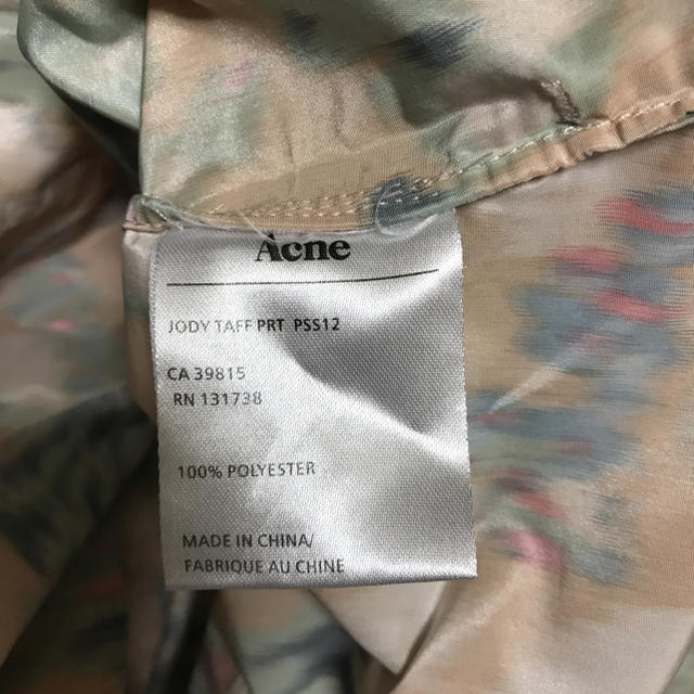 ACNE(アクネ)のAcneトップス レディースのトップス(カットソー(半袖/袖なし))の商品写真