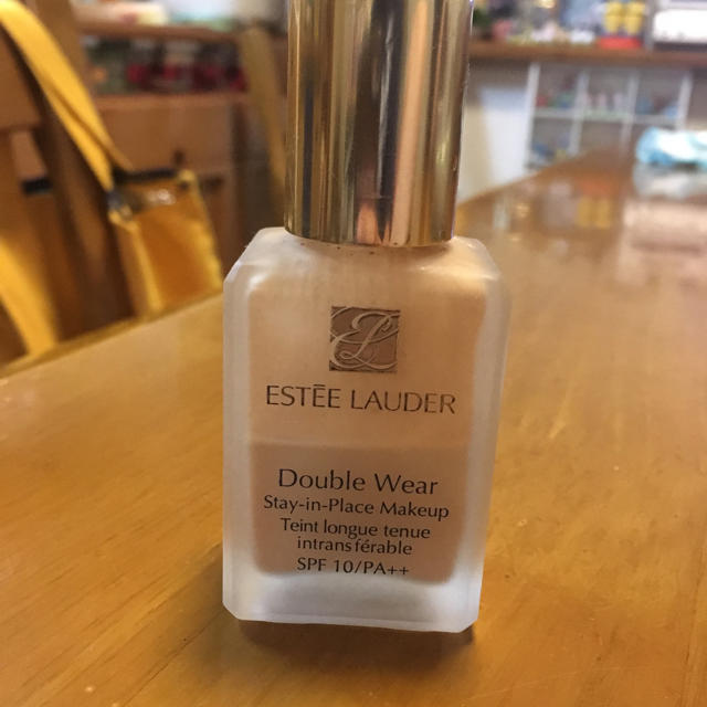 Estee Lauder(エスティローダー)のエスティーローダーダブルウェアファンデーション コスメ/美容のベースメイク/化粧品(ファンデーション)の商品写真