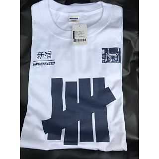 アンディフィーテッド(UNDEFEATED)の定価以下！UNDEFEATED 新宿店限定Tシャツ Lサイズ(Tシャツ/カットソー(半袖/袖なし))