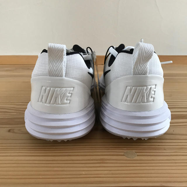 NIKE(ナイキ)のWMNS NIKE LUNAR COMMAND 2 24.5cm スポーツ/アウトドアのゴルフ(シューズ)の商品写真