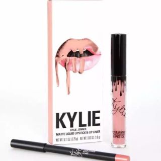 カイリーコスメティックス(Kylie Cosmetics)のKylie cosmetics カイリー マットリップスティック 新品(口紅)