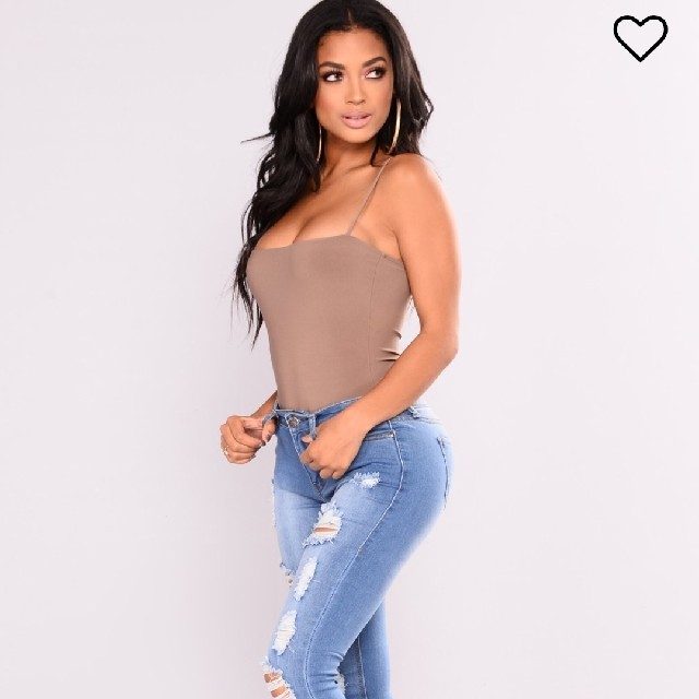 新品 Fashion nova ボディスーツ キャミソール レディースのトップス(キャミソール)の商品写真