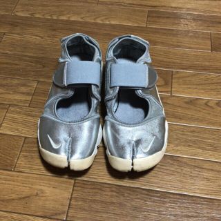 NIKE - 専用 ナイキ エアリフト シルバー 23.5cmの通販 by hikari's