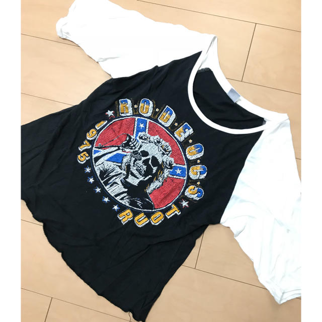 RODEO CROWNS(ロデオクラウンズ)のロデオクラウンズ♡ロックプリント ラグランT レディースのトップス(Tシャツ(長袖/七分))の商品写真