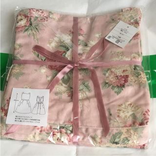 ローラアシュレイ(LAURA ASHLEY)の週末セール  ローラアシュレイ  エプロン  新品(収納/キッチン雑貨)