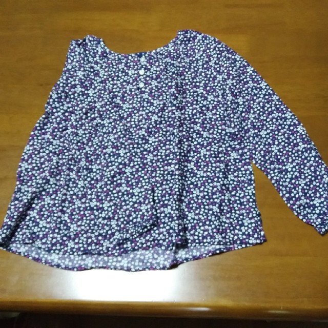 UNIQLO(ユニクロ)の140cm 小花柄 くったりブラウス キッズ/ベビー/マタニティのキッズ服女の子用(90cm~)(ブラウス)の商品写真