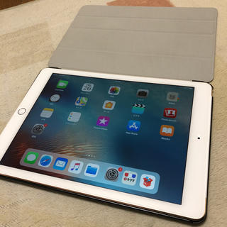 アップル(Apple)の美品  iPad Air2  (16g) ゴールド 送料込(タブレット)