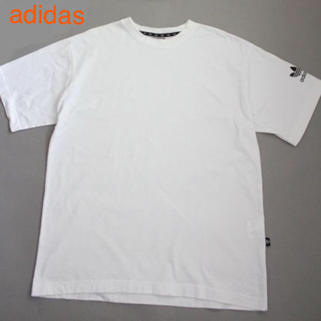 adidas(アディダス)のadidas アディダス　Tシャツ　ワンポイント　白　古着 メンズのトップス(Tシャツ/カットソー(半袖/袖なし))の商品写真