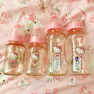 サンリオ(サンリオ)の🌷専用🌷ハローキティ 哺乳瓶150ml×2 270ml×2 乳首 3セット(哺乳ビン)