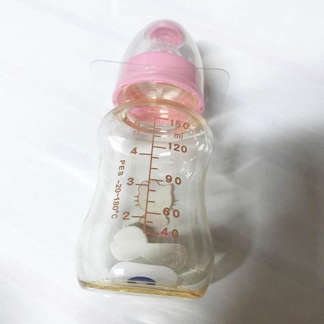 サンリオ(サンリオ)の⚠️台湾より発送⚠️新品 ハローキティ プラスチック哺乳瓶 150ml キッズ/ベビー/マタニティの授乳/お食事用品(哺乳ビン)の商品写真