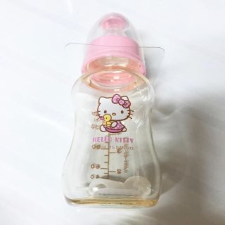 サンリオ(サンリオ)の⚠️台湾より発送⚠️新品 ハローキティ プラスチック哺乳瓶 150ml(哺乳ビン)