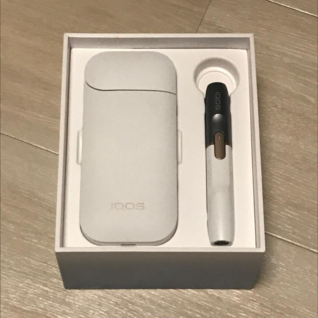 IQOS(アイコス)の★期間限定値下げ★IQOS 2.4 Plusホワイト メンズのファッション小物(タバコグッズ)の商品写真