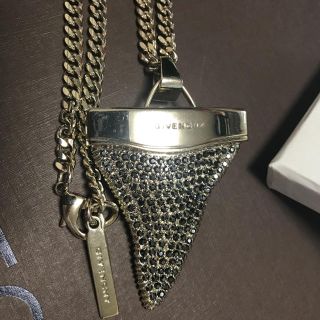 初期　GIVENCHY ジバンシィ　シャークトゥースネックレス　ラージサイズ