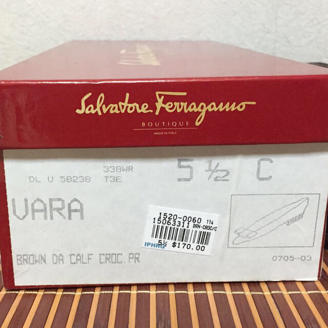 いちごさま専用FerragamoVARA