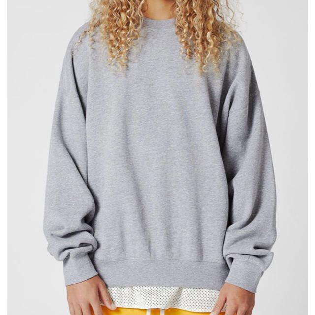 FEAR OF GOD(フィアオブゴッド)のFOG Essentials Crew Neck Sweatshirt メンズのトップス(スウェット)の商品写真