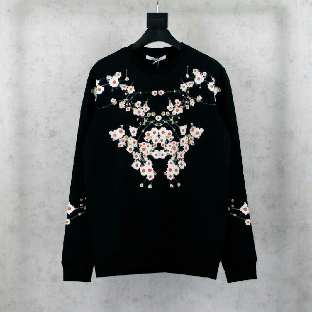 GIVENCHY(ジバンシィ)のGIVENCHY ジバンシィ 桜の花 スウェット パーカー 男女通用のです。 レディースのトップス(パーカー)の商品写真