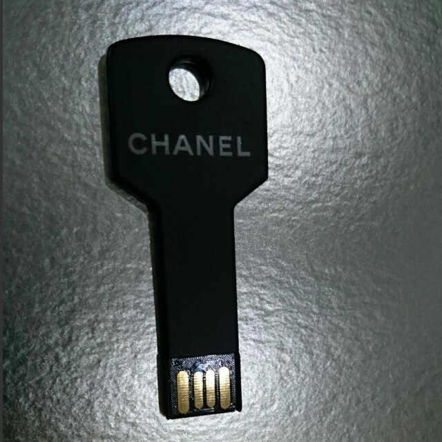 CHANEL(シャネル)の（セール！）（非売品）CHANEL 2016/17 USBメモリー エンタメ/ホビーのコレクション(ノベルティグッズ)の商品写真