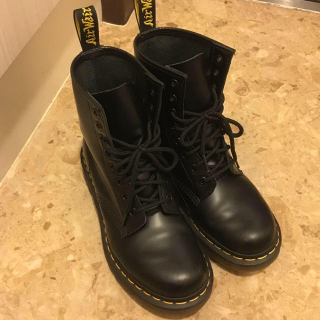最も完璧な Dr.Martens - Dr.Martens8ホール りんちゃん様専用 ブーツ 【公式】のネット通販 完売UK4☆箱有り美品♪ Dr.Martens HOLLY 23.5~24☆厚底 ローファー/革靴