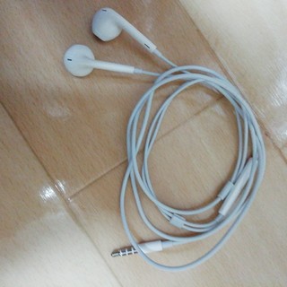 アイフォーン(iPhone)のiPhone6 イヤホンのみ apple純正 付属品(ヘッドフォン/イヤフォン)
