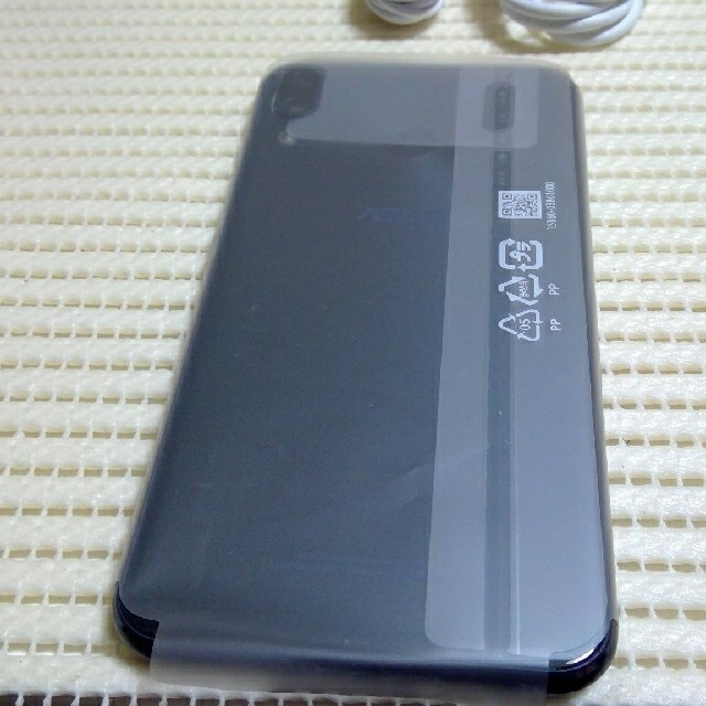 ASUS(エイスース)のASUS Zenfone 5z ブラック ガラスフィルム付き スマホ/家電/カメラのスマートフォン/携帯電話(スマートフォン本体)の商品写真