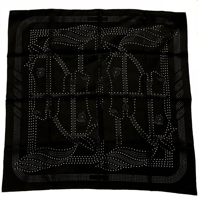 最高級のスーパー Hermes - エルメス 2018年春夏コレクション 《カドリージュ》 パンチング・シルク バンダナ/スカーフ 最高級のスーパー Hermes - エルメス 2018年春夏コレクション 《カドリージュ》 パンチング・シルク バンダナ/スカーフ