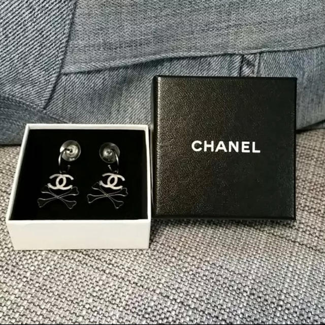 CHANEL シャネルボーンピアス