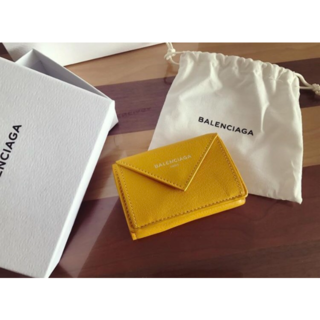 バレンシアガ(Balenciaga)の未使用正規品 バレンシアガ ペーパーミニウォレット ミニ財布 イエロー(折り財布)