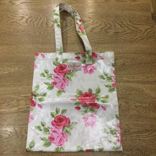 キャスキッドソン(Cath Kidston)のキャスキッドソン ヴィンテージ花柄bag 白(トートバッグ)