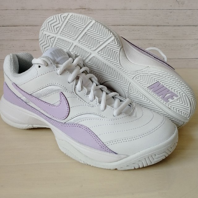 Nike ナイキ レディース テニスシューズ 24 5 コートライトの通販 By ミライオ ナイキならラクマ Nike ナイキ レディース テニスシューズ 24 5 コートライトの通販 By ミライオ ナイキならラクマ