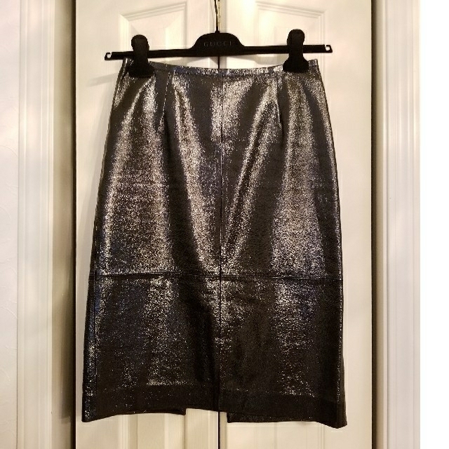 LE CIEL BLEU(ルシェルブルー)のLE CIEL BLEU ルシェルブルー 本革 レザースカート レディースのスカート(ひざ丈スカート)の商品写真