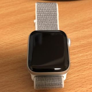 アップルウォッチ(Apple Watch)の超美品 AppleWatch series 4 40mm スポーツループ(腕時計(デジタル))