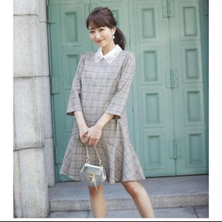 トッコ(tocco)のグレンチェックワンピース  秋服 襟付き ビジュー トッコクローゼット (ひざ丈ワンピース)